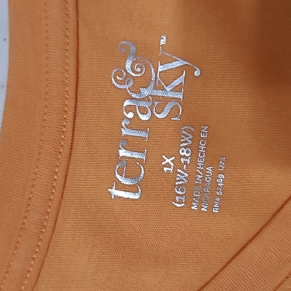 💥3/12Terra & Sky Women's Short Sleeve Sunny Orange V-Neck Top size 1X (16W-18W) - Picture 3 of 7
